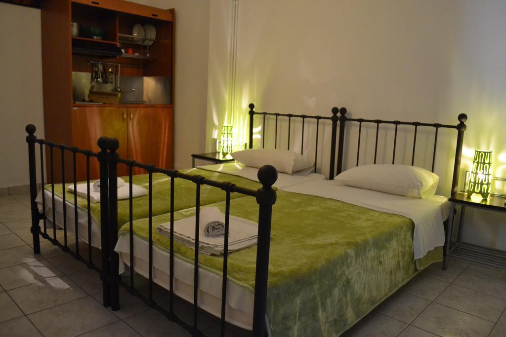 Eliza Studios And Apartments Pefkochori Bagian luar foto